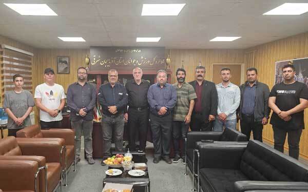 نمادهای «امداد و ایثار» به قهرمانان و ورزشکاران اهدا می‌شود 