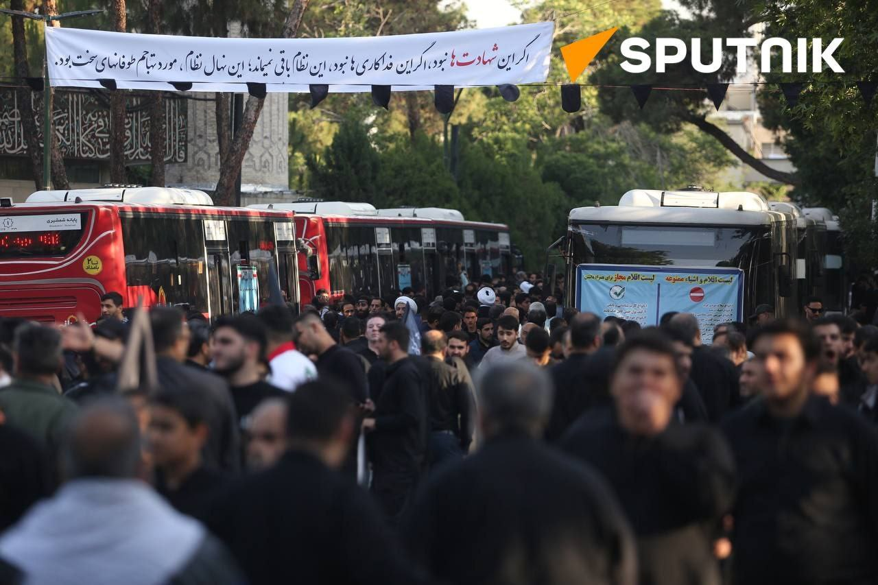 بازتاب مراسم تشییع آیتالله شهید رئیسی در رسانههای انگلیسی بازتاب مراسم تشییع آیتالله شهید رئیسی در رسانههای انگلیسی