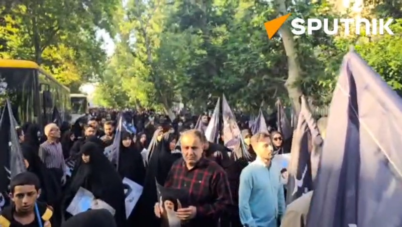 بازتاب مراسم تشییع آیتالله شهید رئیسی در رسانههای انگلیسی بازتاب مراسم تشییع آیتالله شهید رئیسی در رسانههای انگلیسی