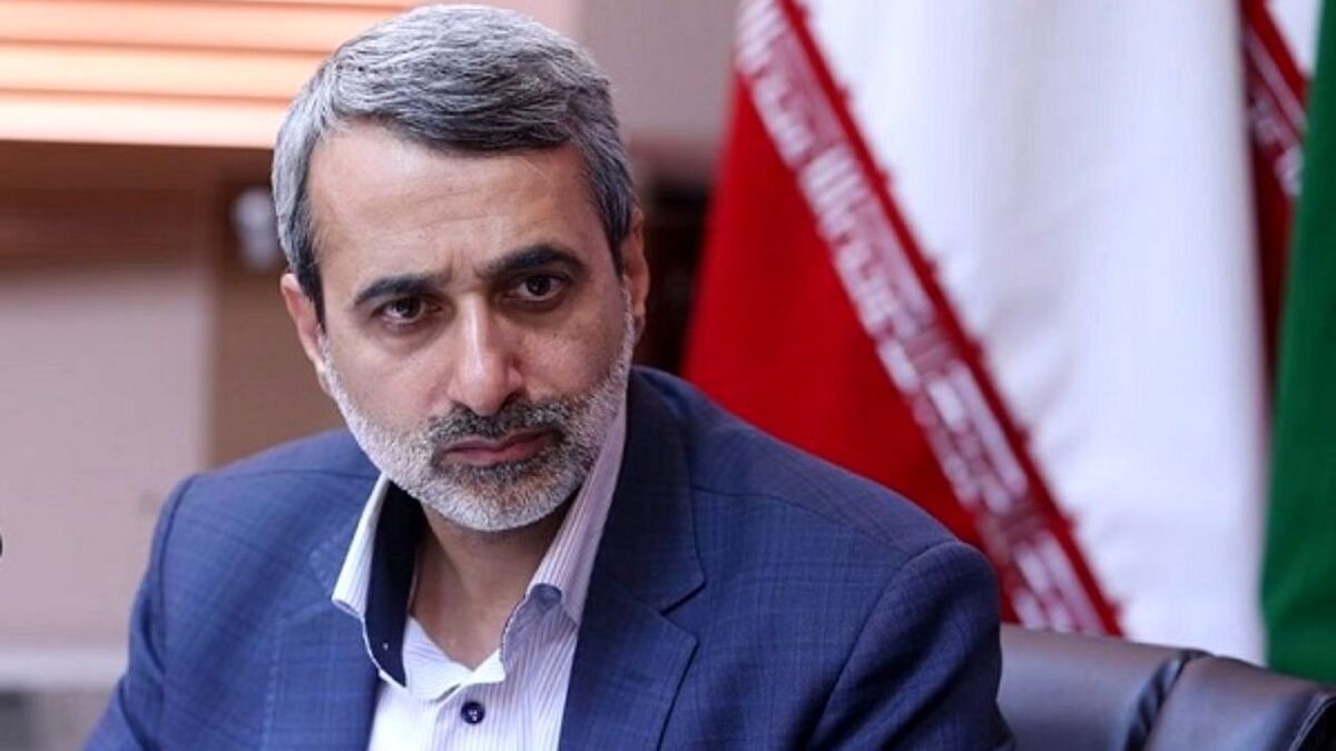 ملت ایران در روز ۱۵ تیر بار دیگر پای صندوق‌های رای حاضر خواهند شد تا از بین دو نامزد، رئیس جمهور خود را انتخاب کنند.