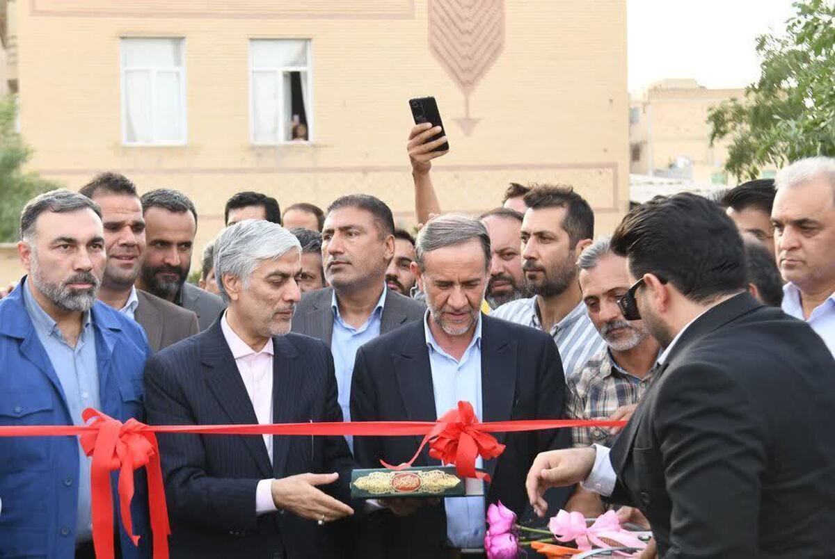 وزیر ورزش و جوانان در سفر به استان البرز ۲ طرح ورزشی را در شهرستان فردیس افتتاح کرد.