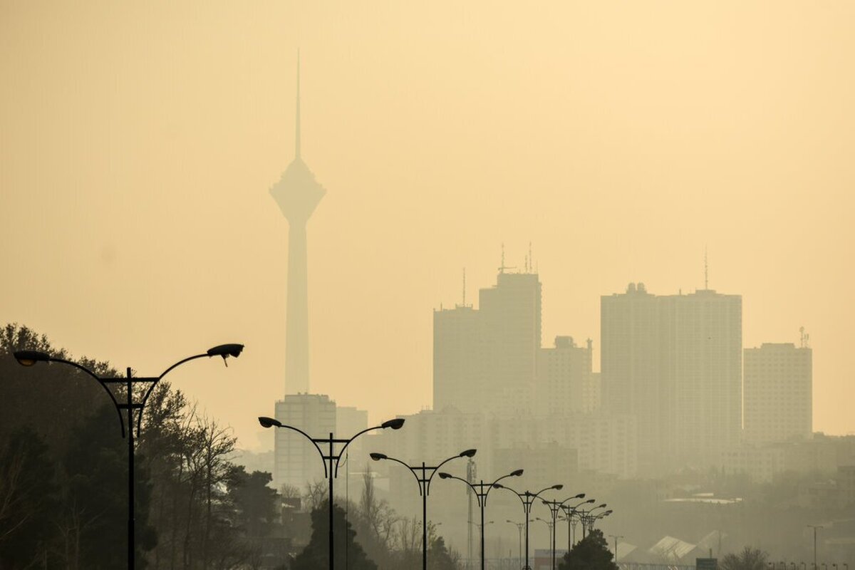 بر اساس اعلام شرکت کنترل کیفیت هوای تهران، شاخص کیفیت هوا بر روی عدد ۱۱۲ قرار گرفته و هوای تهران برای گروه‌های حساس جامعه آلوده و در وضعیت نارنجی است.