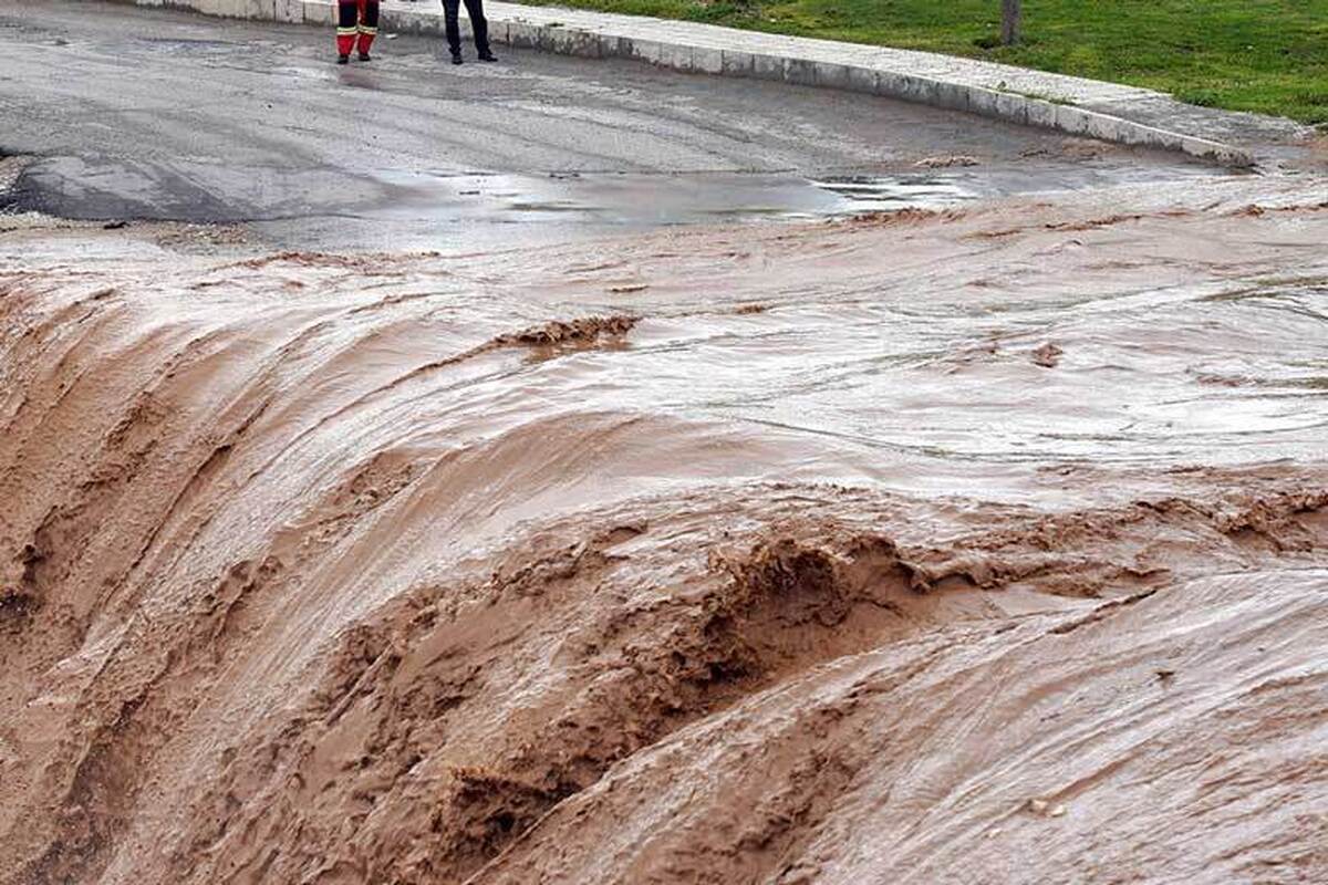 هشدار هواشناسی نسبت به فعالیت شدید ناپایداری های محلی | طغیان رودخانه‌های فصلی در ۴ استان جنوبی