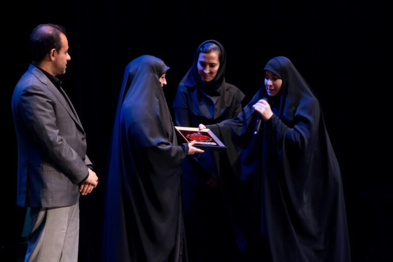 قرعهکشی اربعین برای بانوان صنعت پتروشیمی/ ۲۵ خانواده راهی کربلا شدند قرعهکشی اربعین برای بانوان صنعت پتروشیمی/ ۲۵ خانواده راهی کربلا شدند