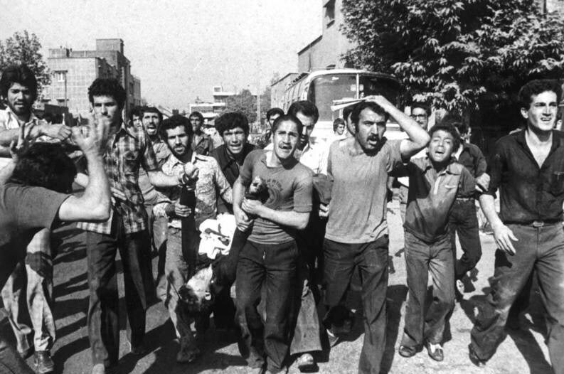 آغازی بر پایان رژیم پهلوی