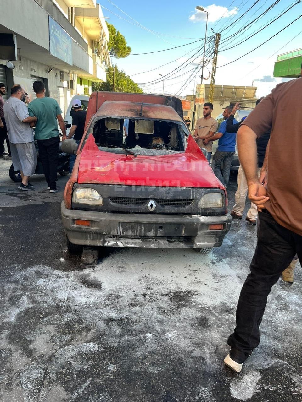 عکس و فیلم | انفجار مجدد دستگاههای ارتباطی در لبنان | یک شهید و ۱۰۰ زخمی در انفجارهای امروز لبنان عکس و فیلم | انفجار مجدد دستگاههای ارتباطی در لبنان | یک شهید و ۱۰۰ زخمی در انفجارهای امروز لبنان