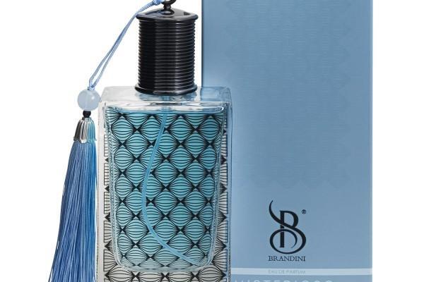 با این عطر، همه رایحه های معروف رو یک جا پیدا می کنی با این عطر، همه رایحه های معروف رو یک جا پیدا می کنی