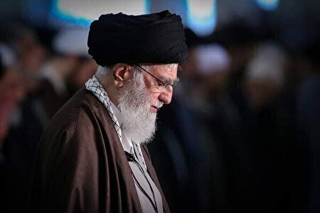 ببینید | اقامه نماز جمعه به امامت حضرت آیت‌الله خامنه‌ای