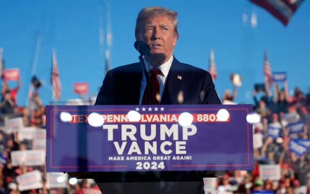 کل جهان به ما می‌خندد