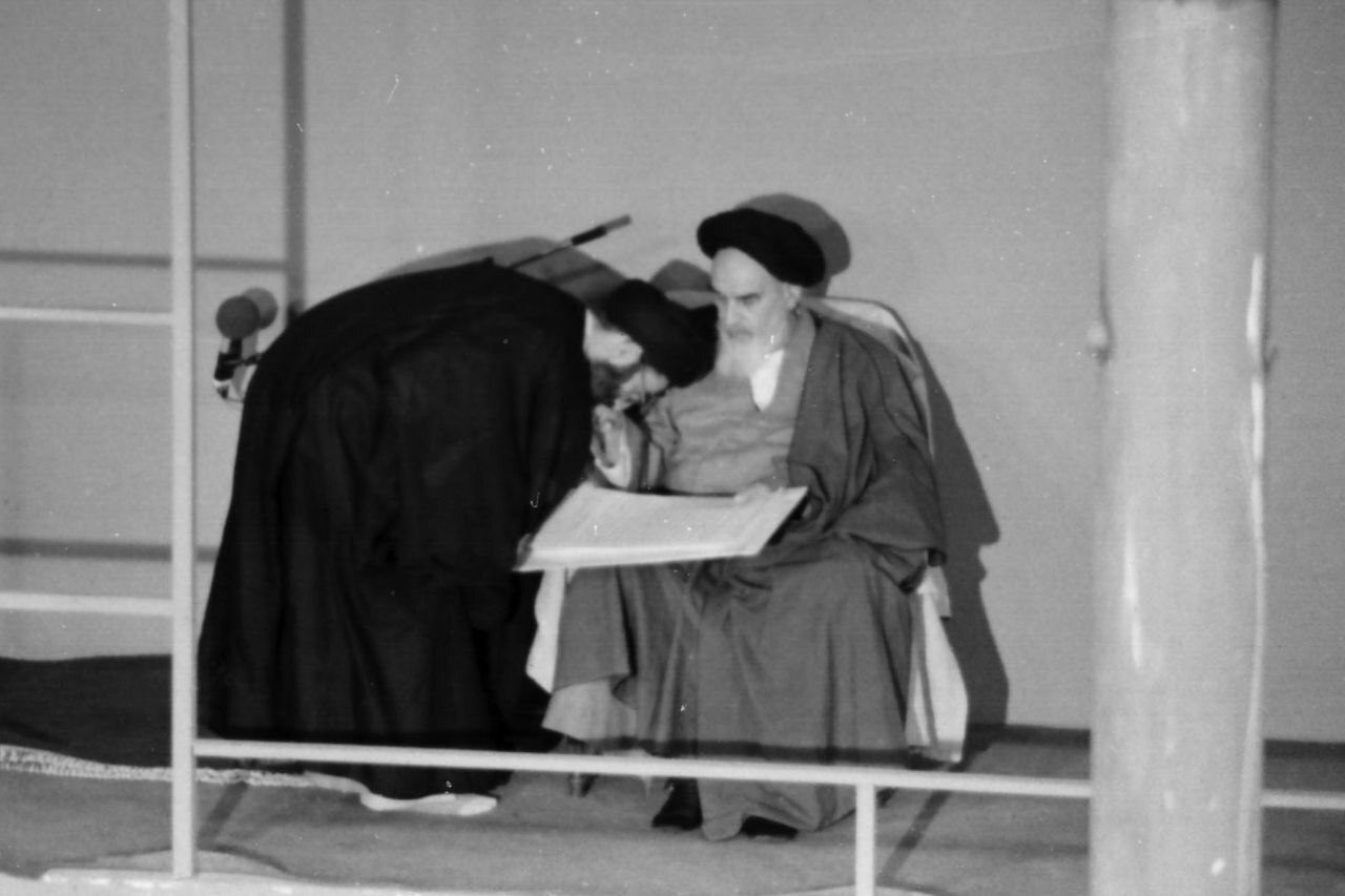 رئیسجمهوری متعهد و مبارز رئیسجمهوری متعهد و مبارز