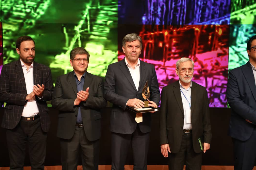 کسب تندیس بلورین درجه ۱ توسط شرکت معدنی و صنعتی گهرزمین کسب تندیس بلورین درجه ۱ توسط شرکت معدنی و صنعتی گهرزمین