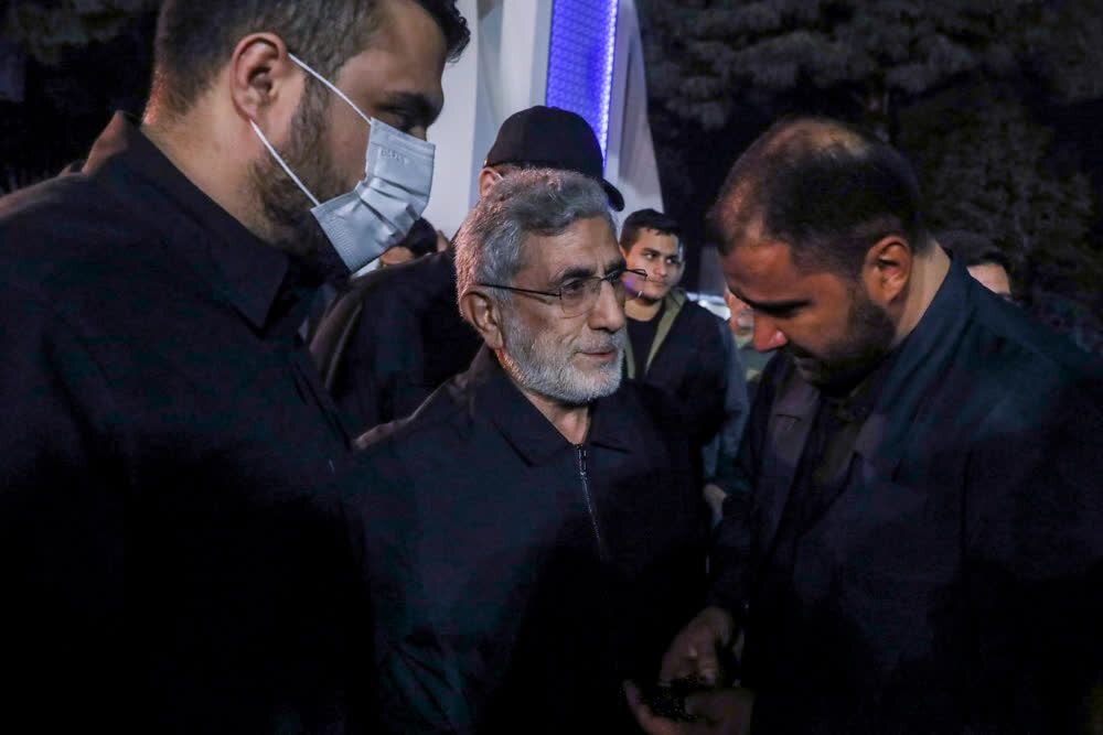 گزارش تصویری ا  استقبال از پیکر شهید نیلفروشان گزارش تصویری ا  استقبال از پیکر شهید نیلفروشان