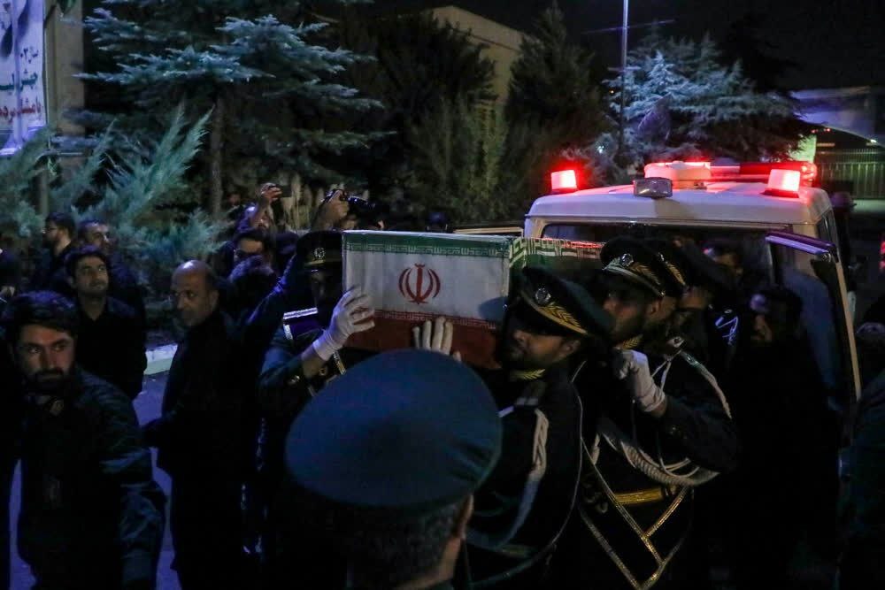 گزارش تصویری ا  استقبال از پیکر شهید نیلفروشان گزارش تصویری ا  استقبال از پیکر شهید نیلفروشان