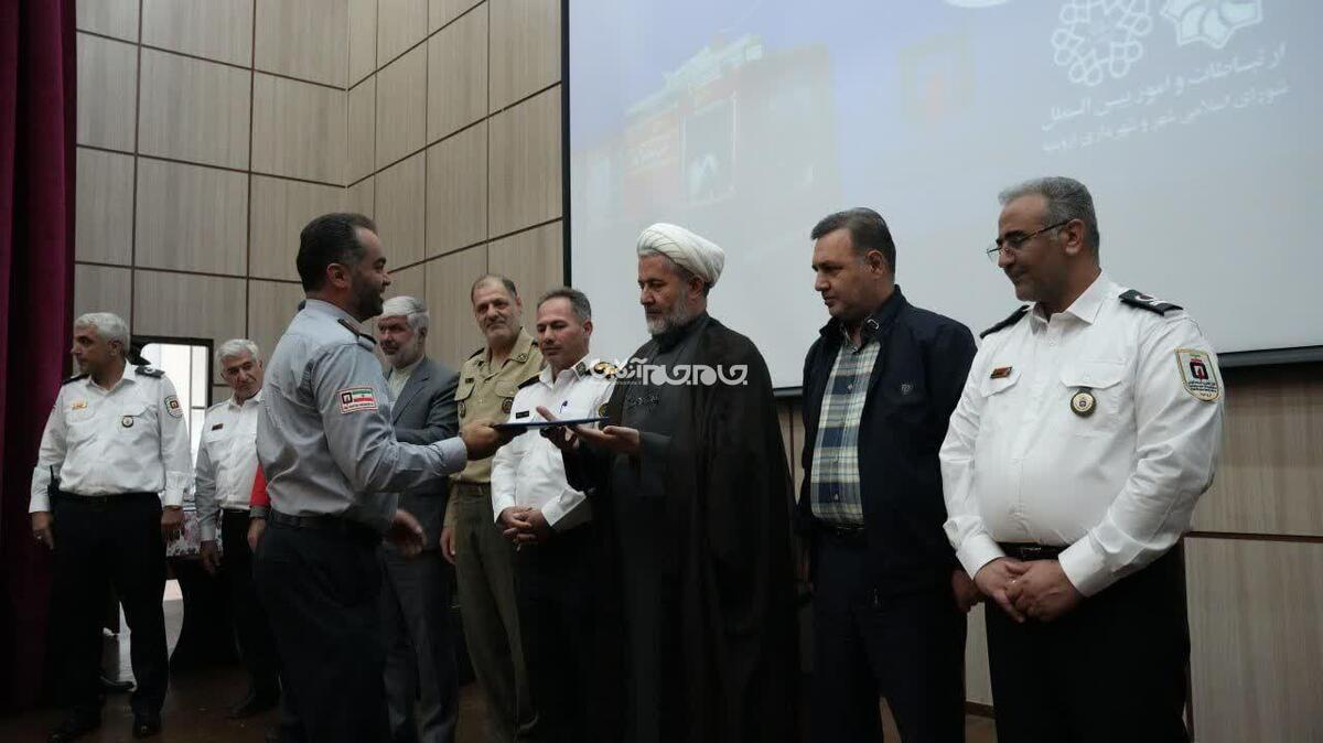 مراسم گرامیداشت روز ملی آتشنشان در سالن فرهنگی اجتماعی شهرداری ارومیه برگزار شد