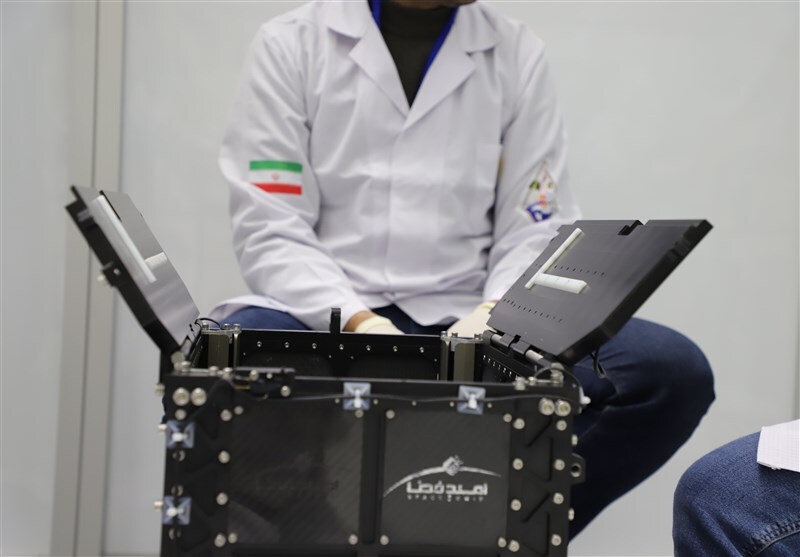 آمادهسازی ۲ماهواره ایرانی برای پرتاب با سایوز روسیه آمادهسازی ۲ماهواره ایرانی برای پرتاب با سایوز روسیه