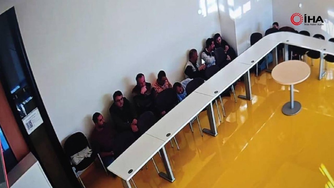 عکس و فیلم | حادثه تروریستی در شرکت هوافضای ترکیه با ۳ کشته و ۱۴ زخمی عکس و فیلم | حادثه تروریستی در شرکت هوافضای ترکیه با ۳ کشته و ۱۴ زخمی