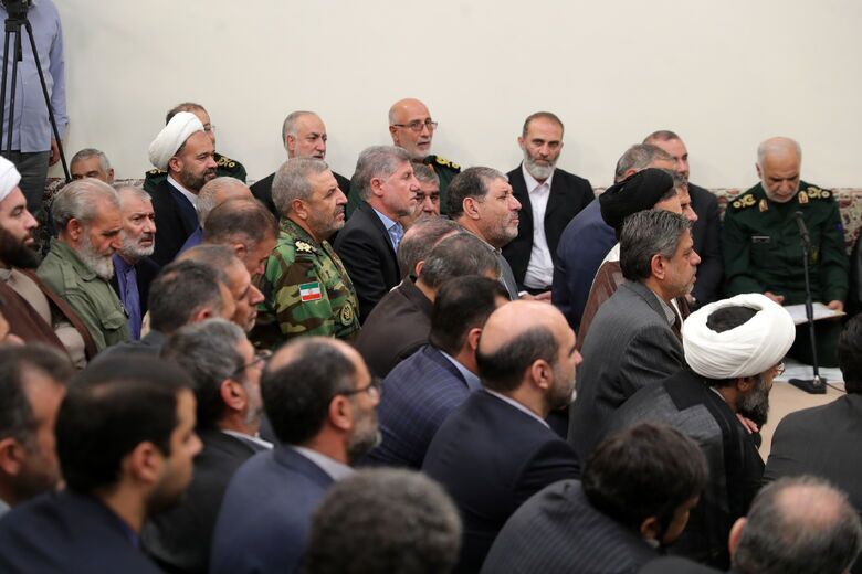 گزارش تصویری ا  رهبر معظم انقلاب در دیدار دستاندرکاران کنگره ملی بزرگداشت شهدای استان کرمانشاه گزارش تصویری ا  رهبر معظم انقلاب در دیدار دستاندرکاران کنگره ملی بزرگداشت شهدای استان کرمانشاه