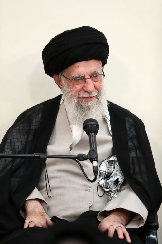 گزارش تصویری ا  رهبر معظم انقلاب در دیدار دستاندرکاران کنگره ملی بزرگداشت شهدای استان کرمانشاه گزارش تصویری ا  رهبر معظم انقلاب در دیدار دستاندرکاران کنگره ملی بزرگداشت شهدای استان کرمانشاه