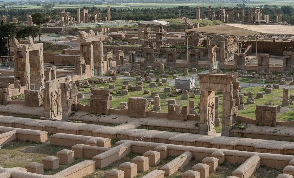 «تخت جمشید» و ساخت استخرهای کشاورزی در حریم آن «تخت جمشید» و ساخت استخرهای کشاورزی در حریم آن