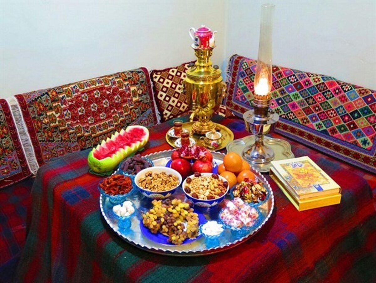 جشن شب چله یکی از آیین های ملی است که با رسیدن آن فصل خزان پایان می یابد و زمستان آغاز می شود.