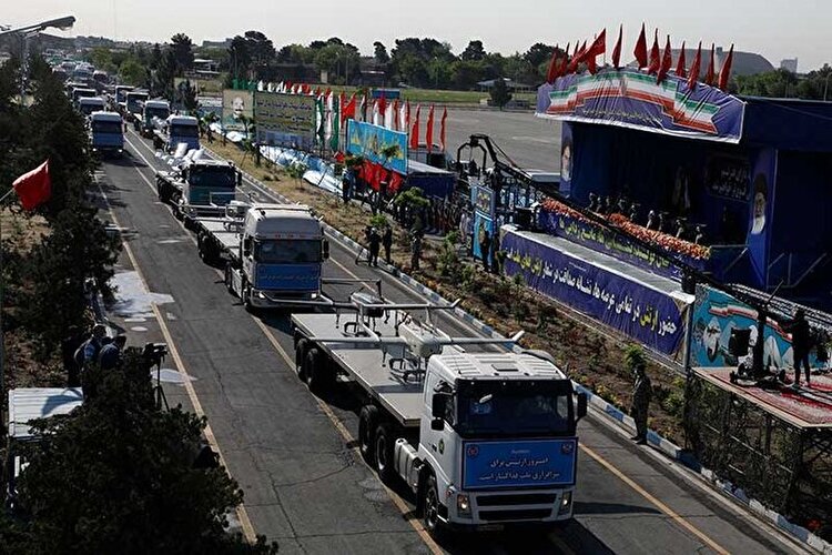 نمایش انواع پهپادهای شناسایی، تهاجمی و انتحاری ارتش