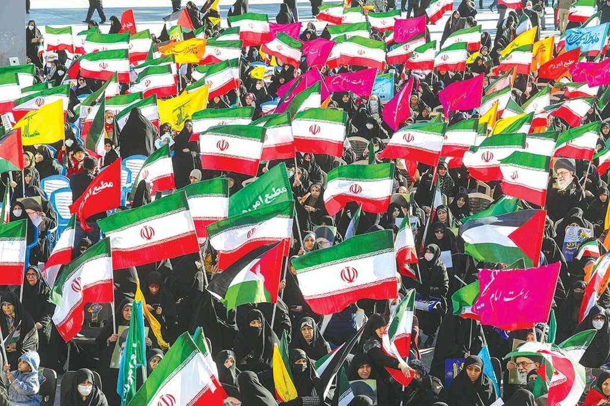 نهم دی‌ماه سال ۸۸ مردم ایران در حماسه‌ای بزرگ، چشم فتنه علیه جمهوریت را کور کردند. امسال هم با وجود تقلا برای کمرنگ‌نمایی از این حماسه عظیم ملی و انقلابی و ضریب‌دادن به اعتراضات اقتصادی بخشی از کسبه بازار، بزرگداشت این رویداد در سراسر ایران با حضور تماشایی مردم برگزار شد و ملت بزرگ و زمان‌سنج ایران، ضمن نمایش وحدت ملی در برابر جنگ ترکیبی، پیروزی در نبرد ۱۲روزه راجشن گرفتند و با شعارهای کوبنده، پاسخی قاطع به تهدیدات اخیر استکبار دادند.