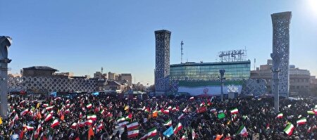 حضور گسترده مردم تهران در مراسم ۹ دی
