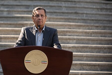 همتی: هدفم یکپارچه سازی بازار ارز است