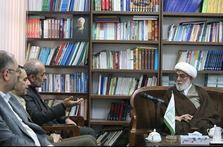 هم‌افزایی حوزه و رسانه برای تولید آثار فاخر دینی / رسانه ملی در حوادث یک سال اخیر مدال افتخار گرفت