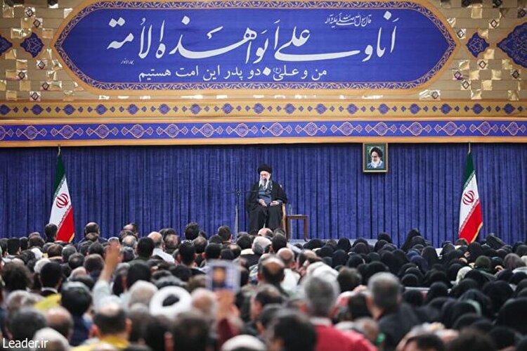 دیدار هزاران نفر از خانواده‌های شهدای جنگ ۱۲ روزه با رهبر انقلاب