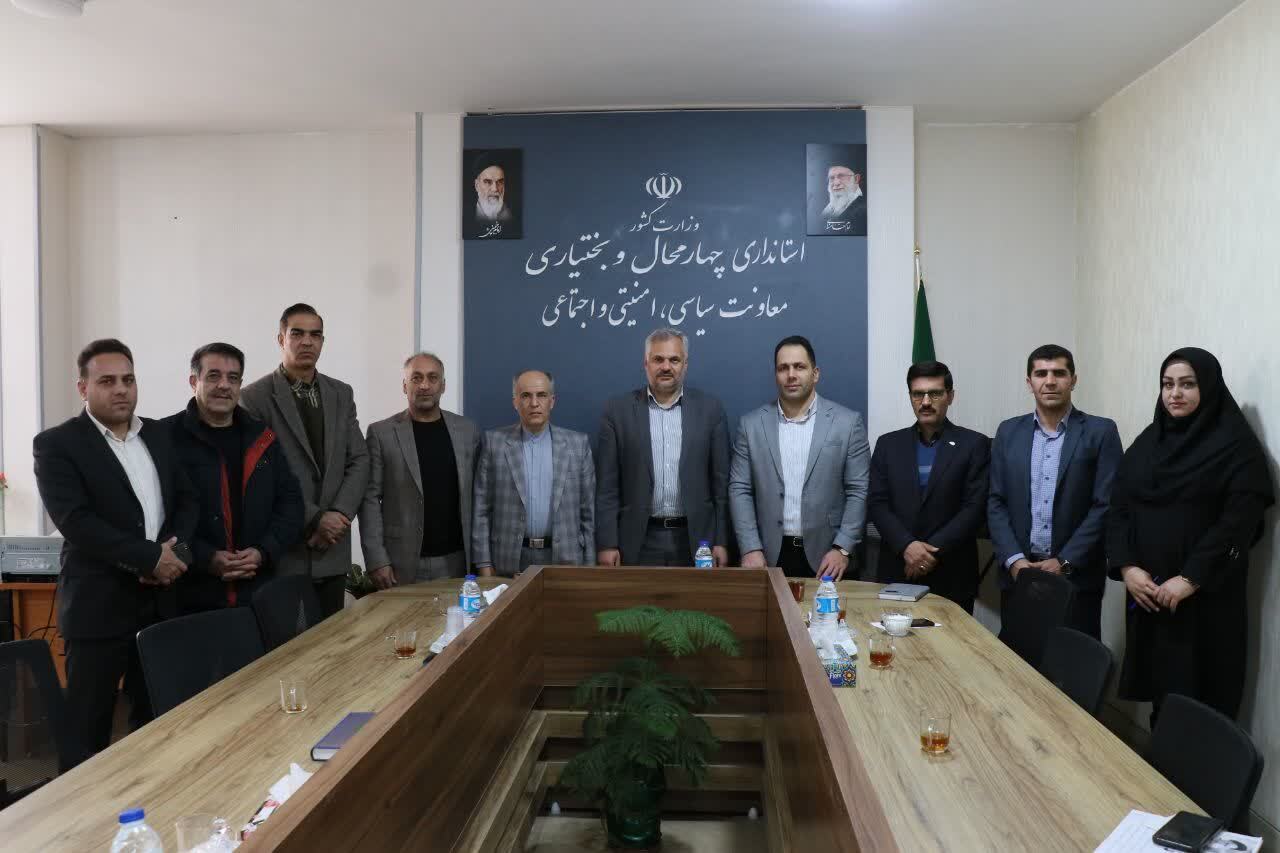 دیدار صمیمی معاون سیاسی، امنیتی و اجتماعی استاندار با قهرمان المپیک +تصاویر