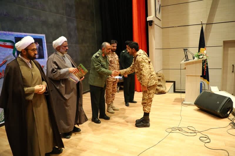 تجلیل از سربازان متأهل وظیفه سپاه قمربنی هاشم(ع)