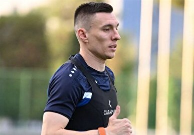 قرارداد رسمی پرسپولیس با مهاجم تیم ملی ازبکستان امضا شد