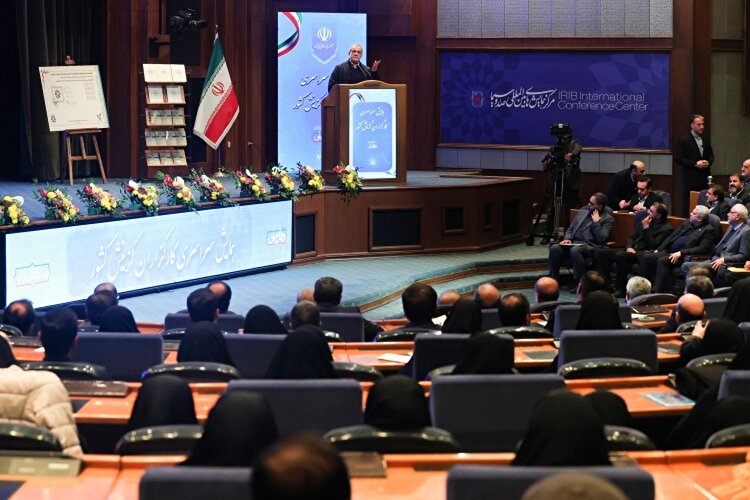 اگر مردم ناراضی‌اند، باید اول عملکرد خودمان را اصلاح کنیم