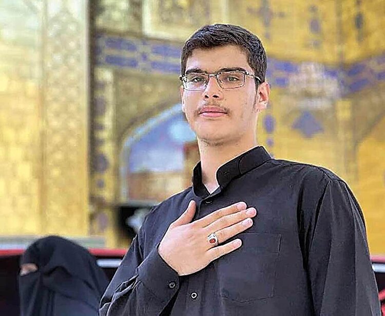 سربازی که مداح شهیدان شد