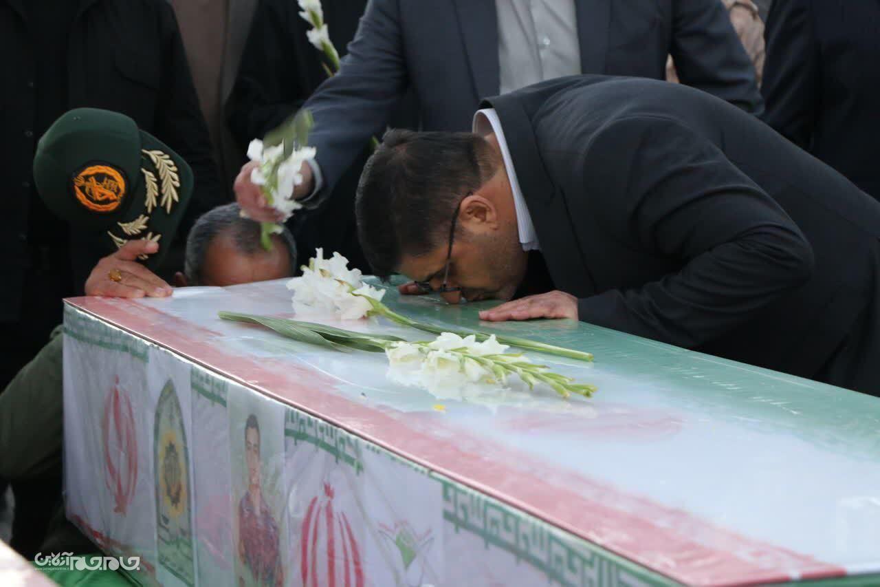 آیین تشییع شهدای امنیت در شهرکرد