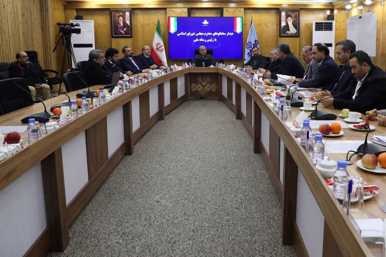 دیدار سخنگویان کمیسیون‌های مجلس شورای اسلامی با دکتر پیمان جبلی، رییس سازمان صدا و سیما