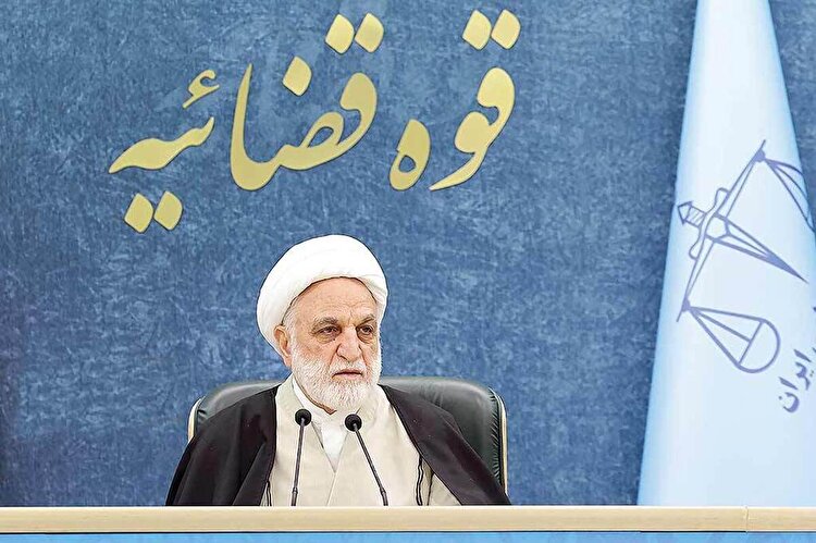 تورم و گرانی روی میز دستگاه قضا