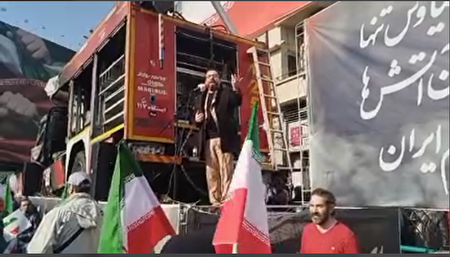 ببینید | حضور واحد سیار رادیو آوا در تجمع مردمی ۲۲ دی با برنامه آوای اتحاد