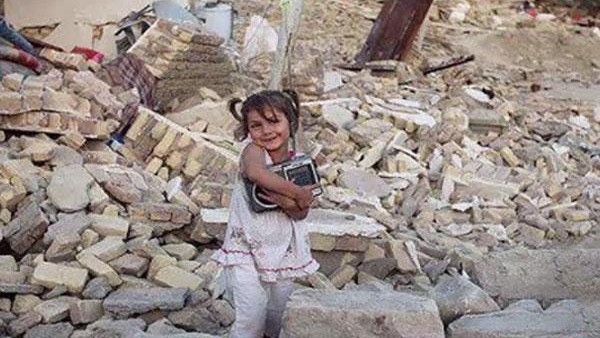 یک روز صبح، شهر دوازده ثانیه تمام لرزید