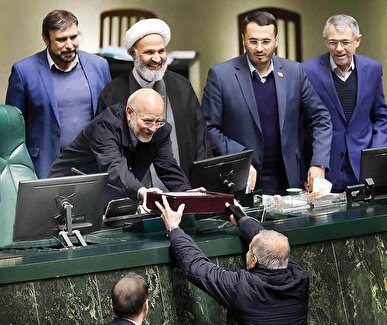 معیشت خط قرمز مجلس