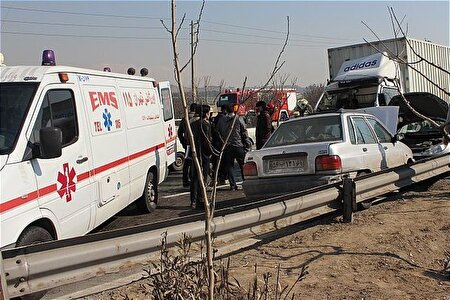 ۱۹ مصدوم بر اثر تصادف ۱۳ خودرو در خراسان رضوی