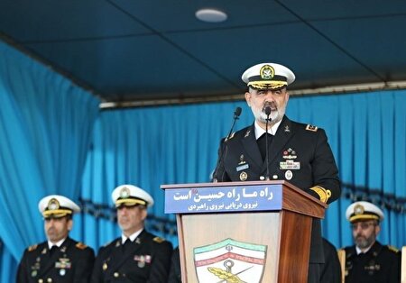ناوگروه‌های ایران مقتدرانه در دریاها حضور دارند