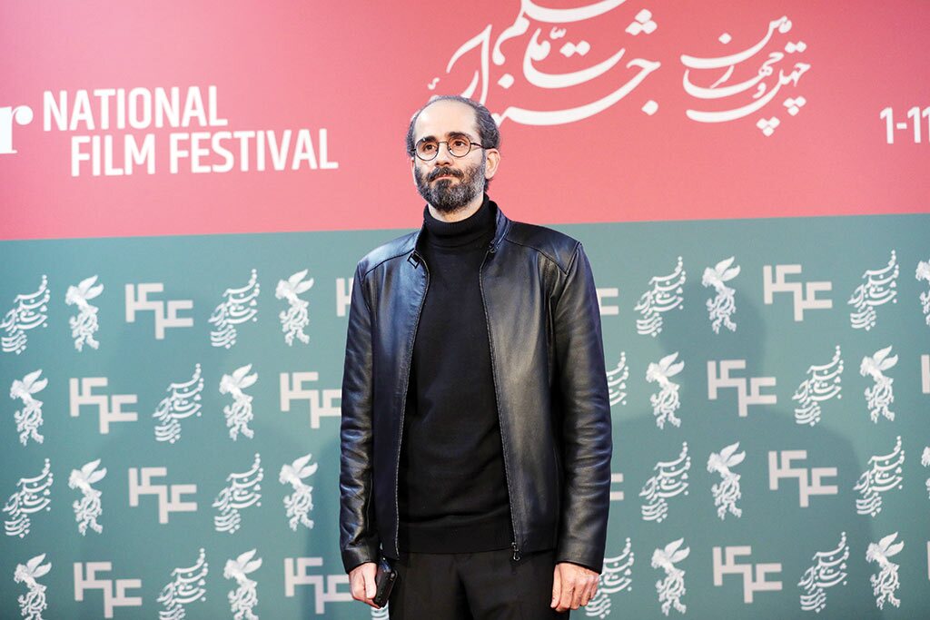 موسیقی متفاوت خیابان جمهوری