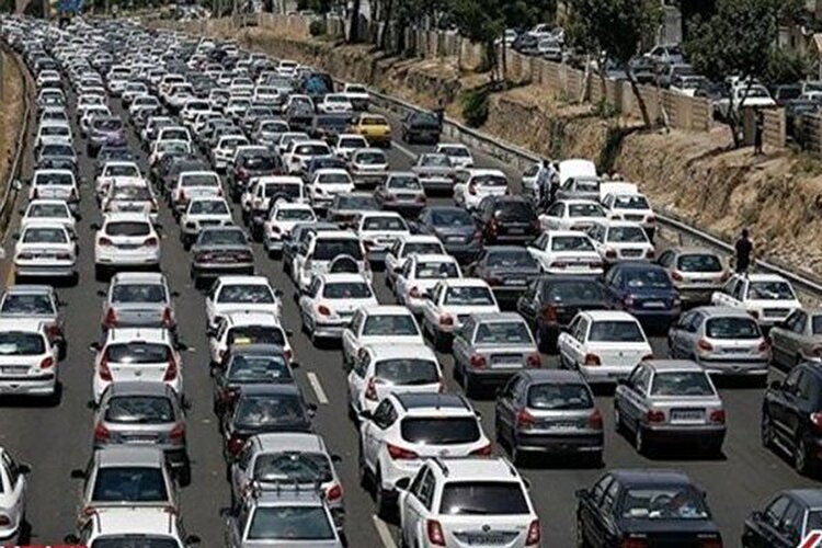 ترافیک سنگین در چالوس و هراز؛ بارش برف در محورهای شمالی