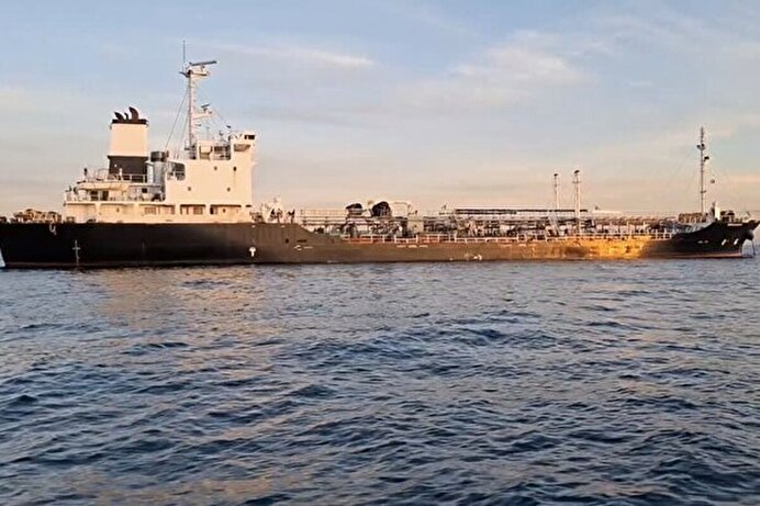 توقیف دو شناور متخلف قاچاق سوخت در خلیج فارس