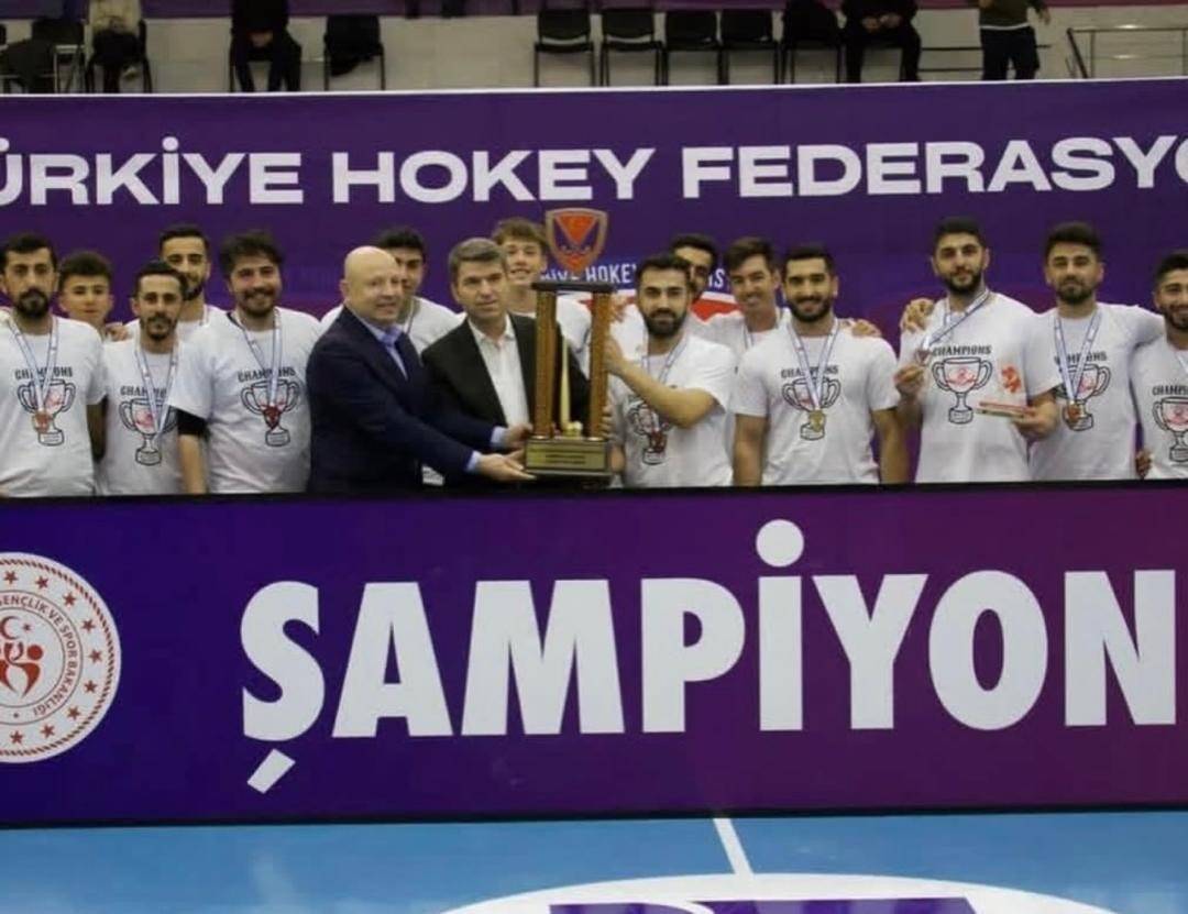 صعود به لیگ هاکی اروپا با لژیونرهای ایرانی