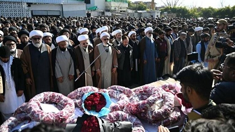 پیکر شهدای حمله تروریستی به مسجد شیعیان اسلام‌آباد تشییع شد