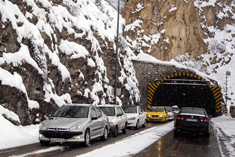 بارش برف، باران و مه گرفتگی در محورهای ۲۱ استان