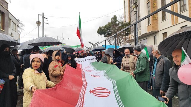 راهپیمایی سراسری مردم ایران در یوم‌الله ۲۲ بهمن آغاز شد